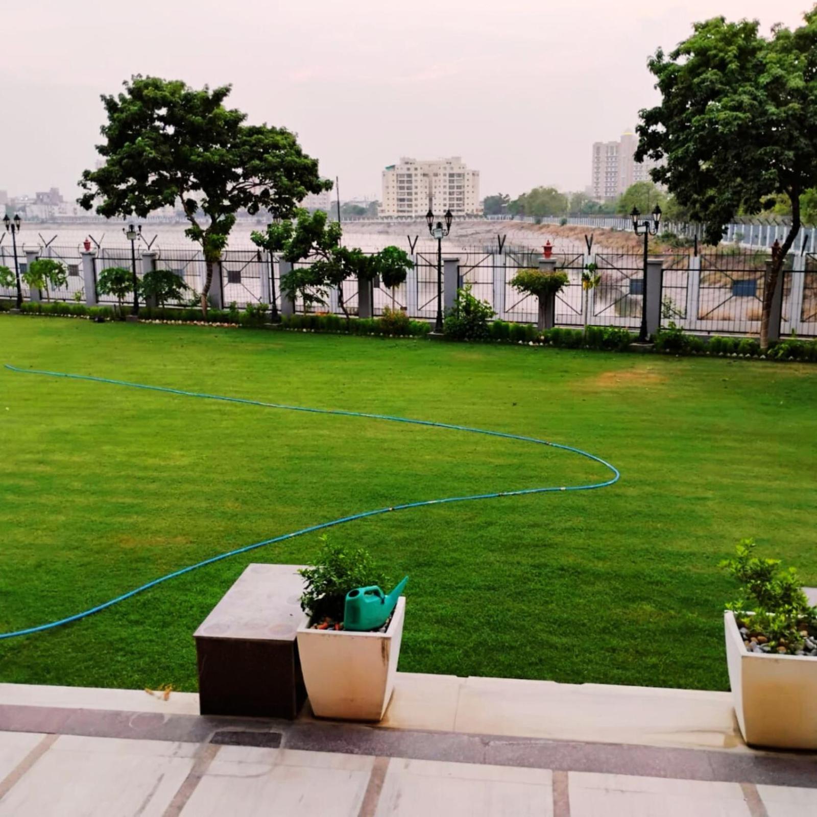Lake View Grand Hotel Lucknow