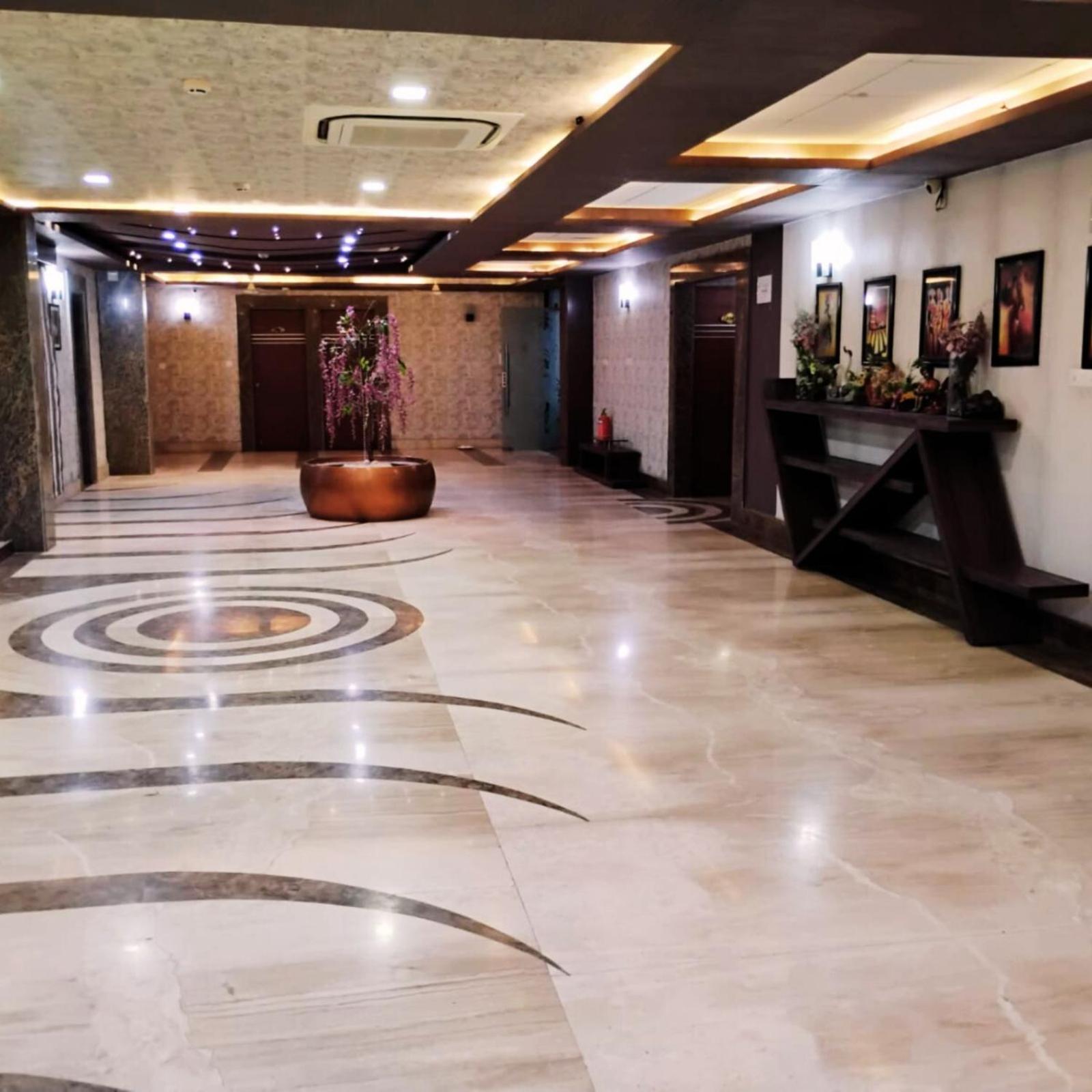 Lake View Grand Lucknow