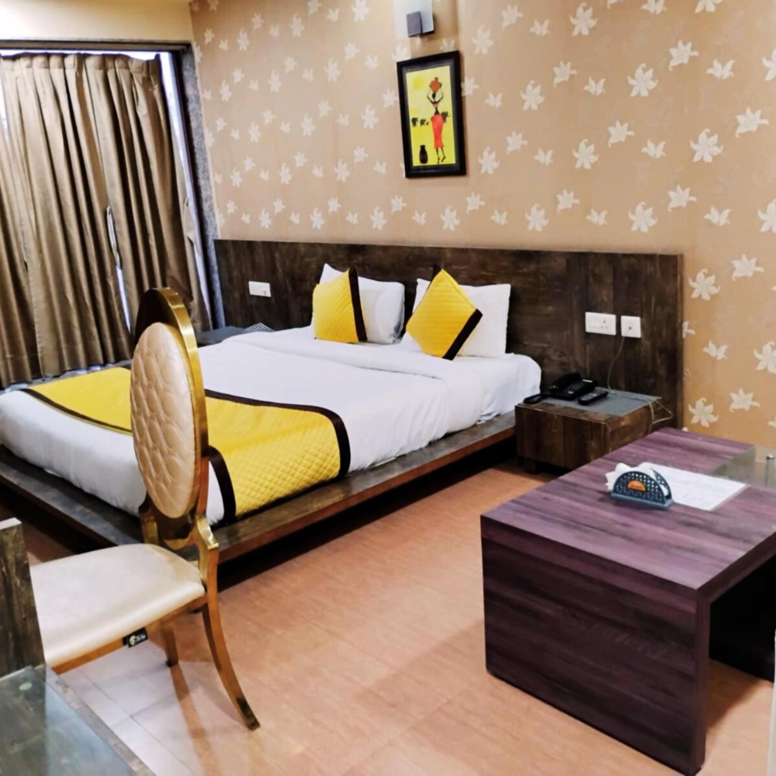 Lake View Grand Hotel *