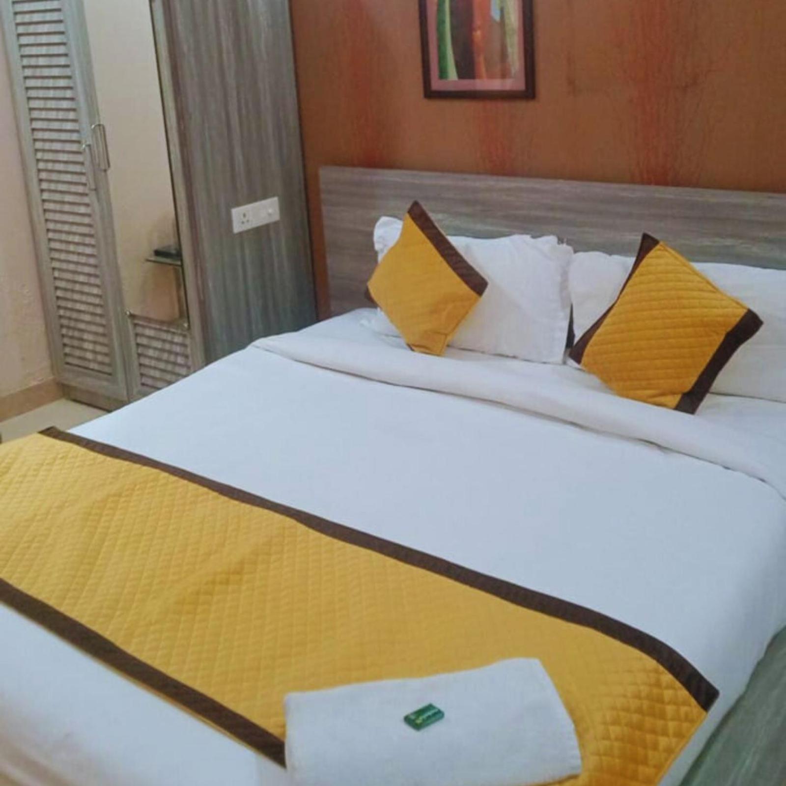 Lake View Grand Hotel *