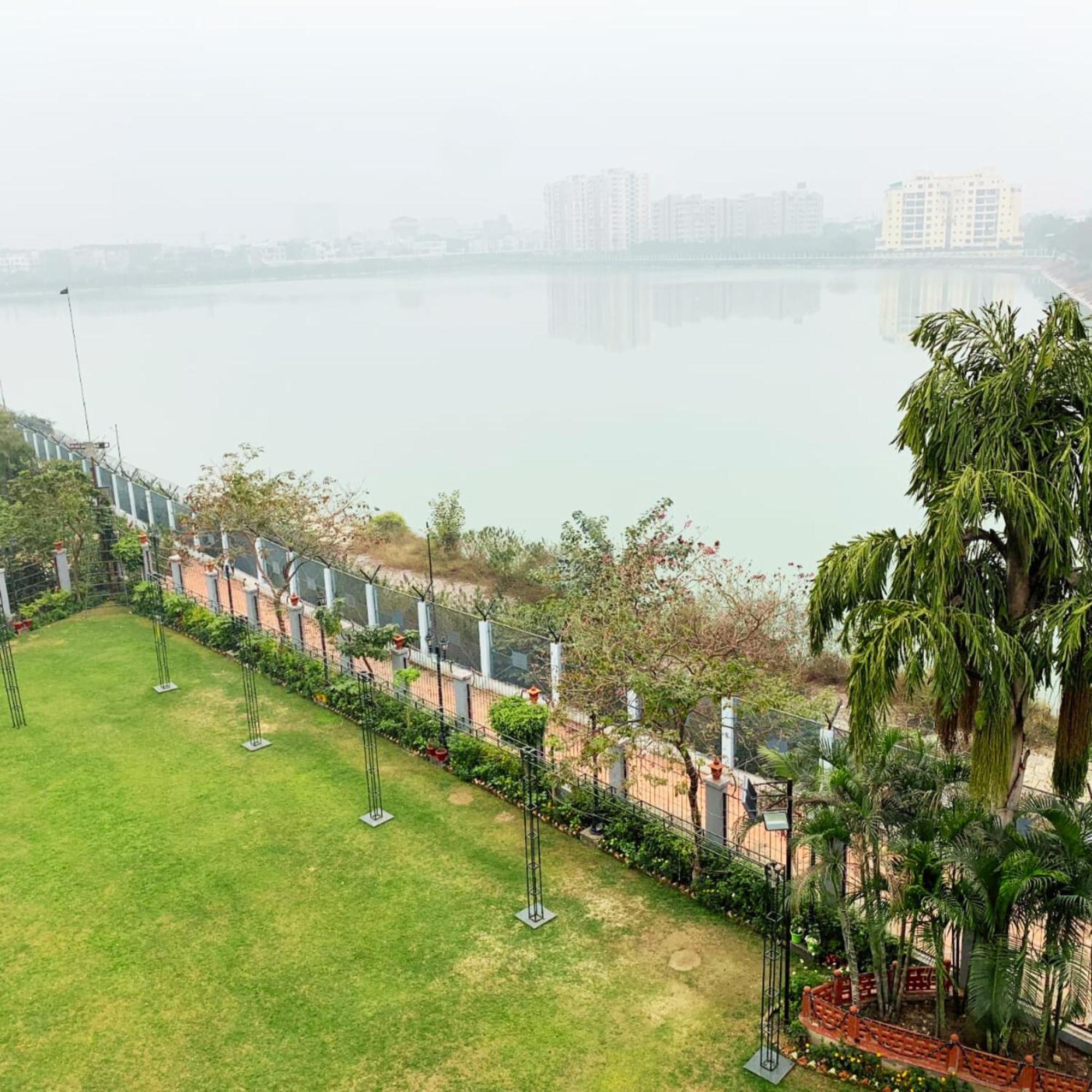 Hotel Lake View Grand