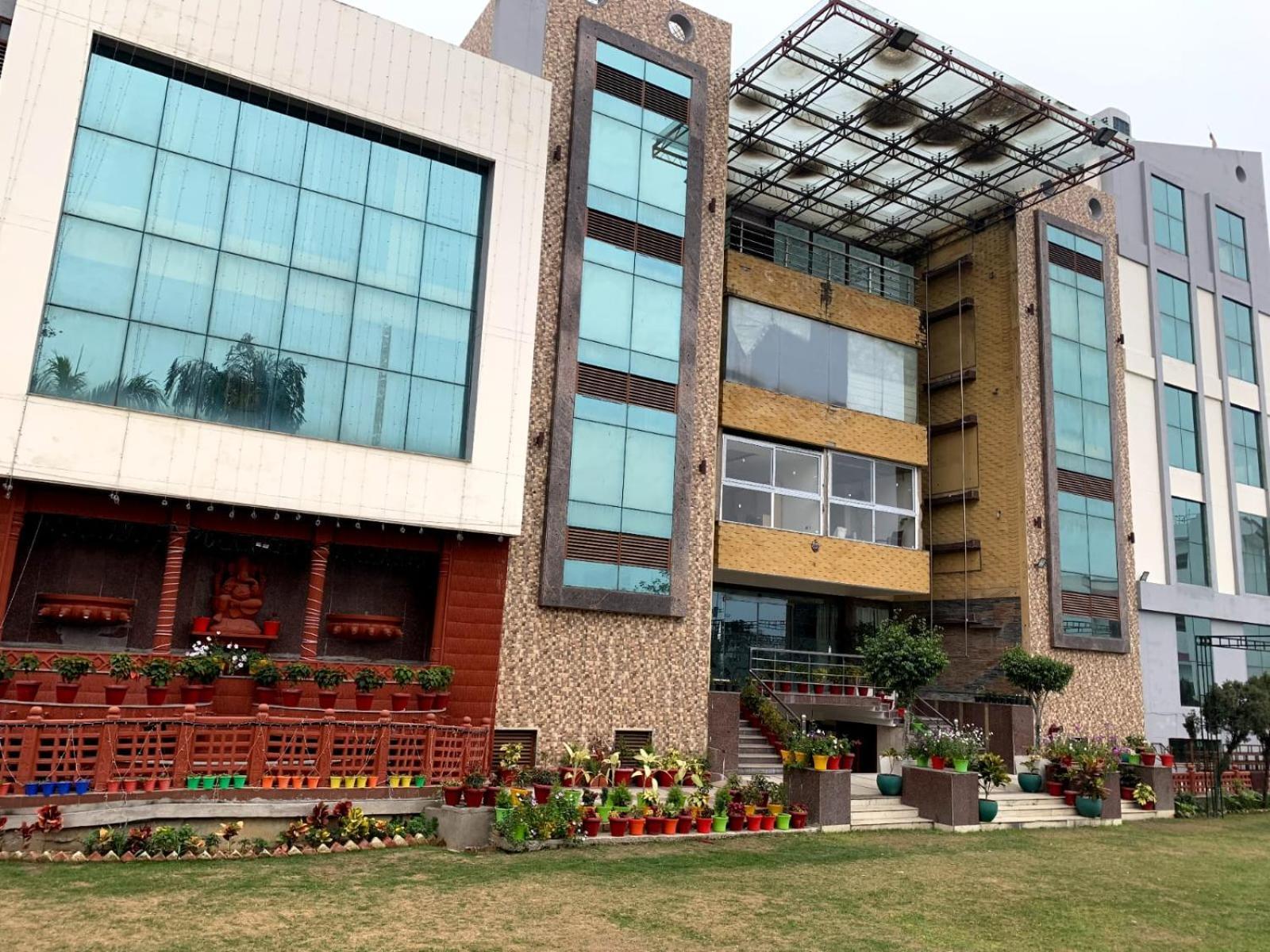 Lake View Grand