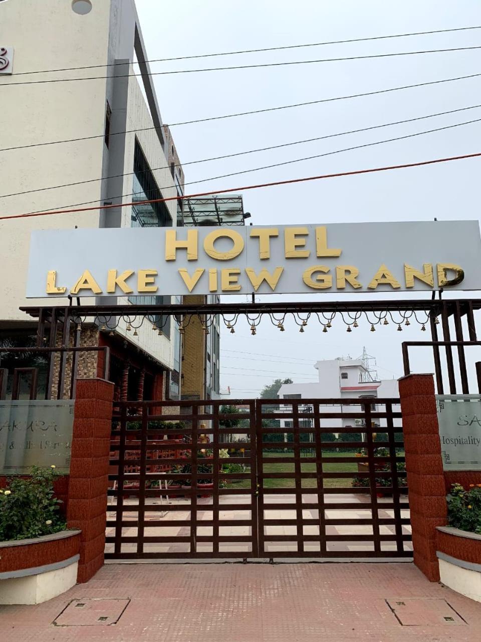 Hotel Lake View Grand Lucknow