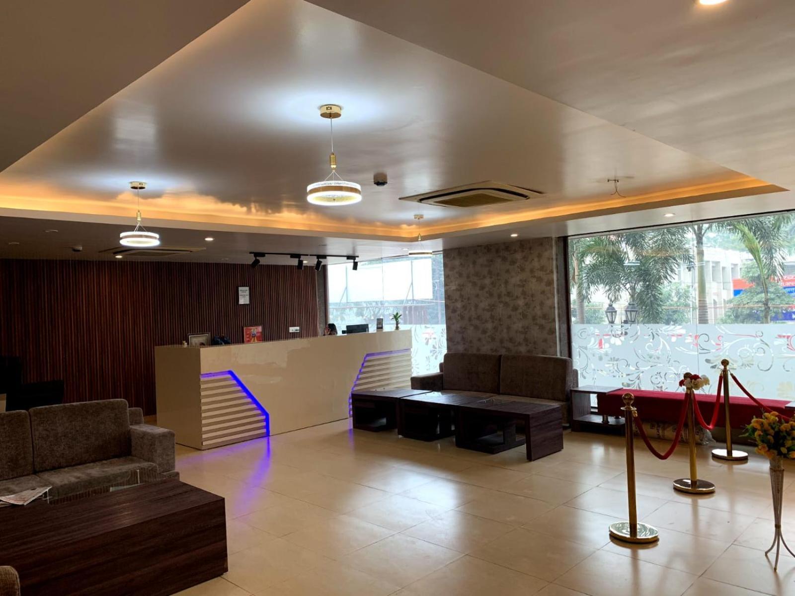 Lake View Grand * Lucknow