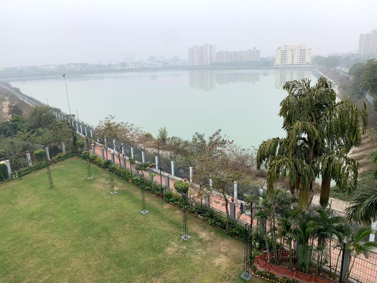 Hotel Lake View Grand